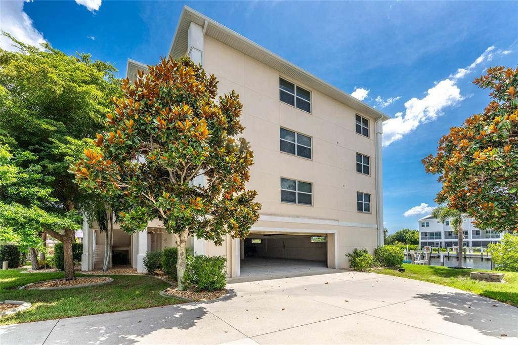 For Sale: $429,000 (3 beds, 2 baths, 2021 Square Feet)