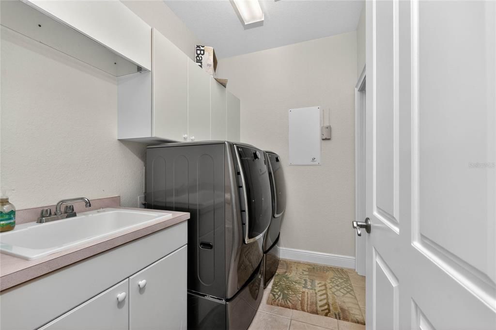 For Sale: $429,000 (3 beds, 2 baths, 2021 Square Feet)