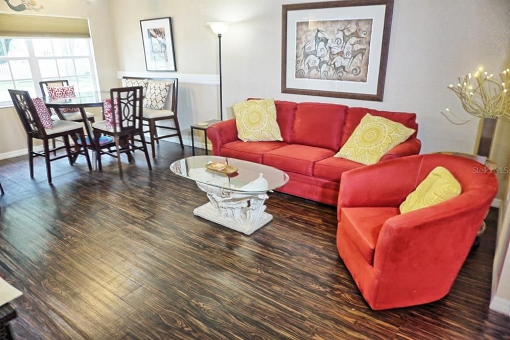 Active With Contract: $179,500 (1 beds, 1 baths, 835 Square Feet)