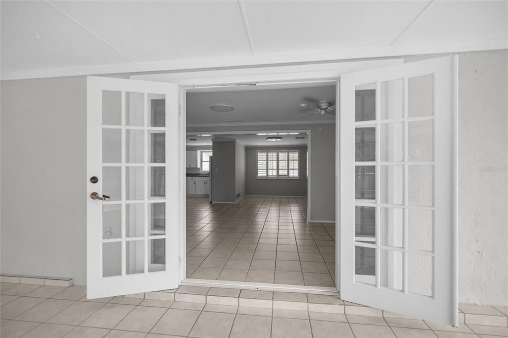 For Sale: $368,900 (2 beds, 2 baths, 1406 Square Feet)