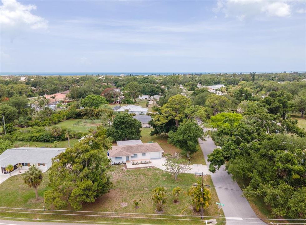 For Sale: $368,900 (2 beds, 2 baths, 1406 Square Feet)