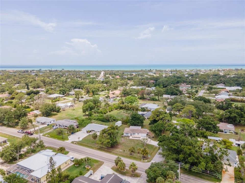 For Sale: $368,900 (2 beds, 2 baths, 1406 Square Feet)