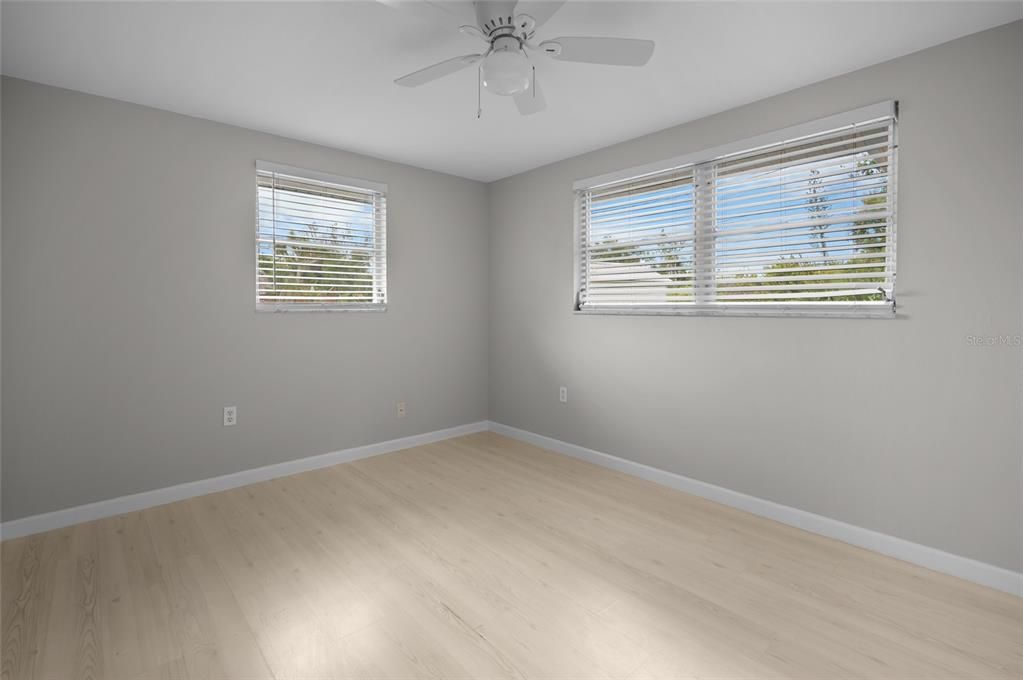 For Sale: $368,900 (2 beds, 2 baths, 1406 Square Feet)