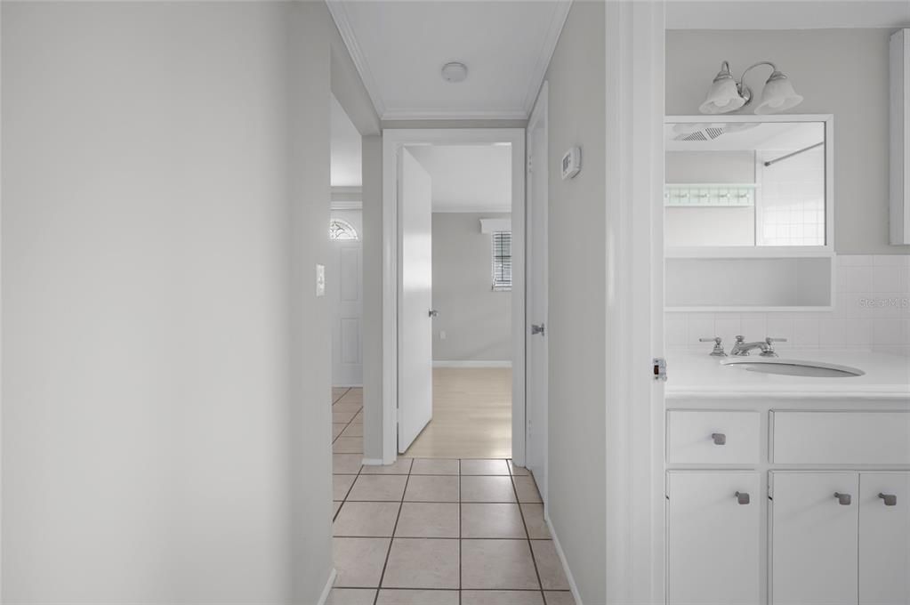 For Sale: $368,900 (2 beds, 2 baths, 1406 Square Feet)