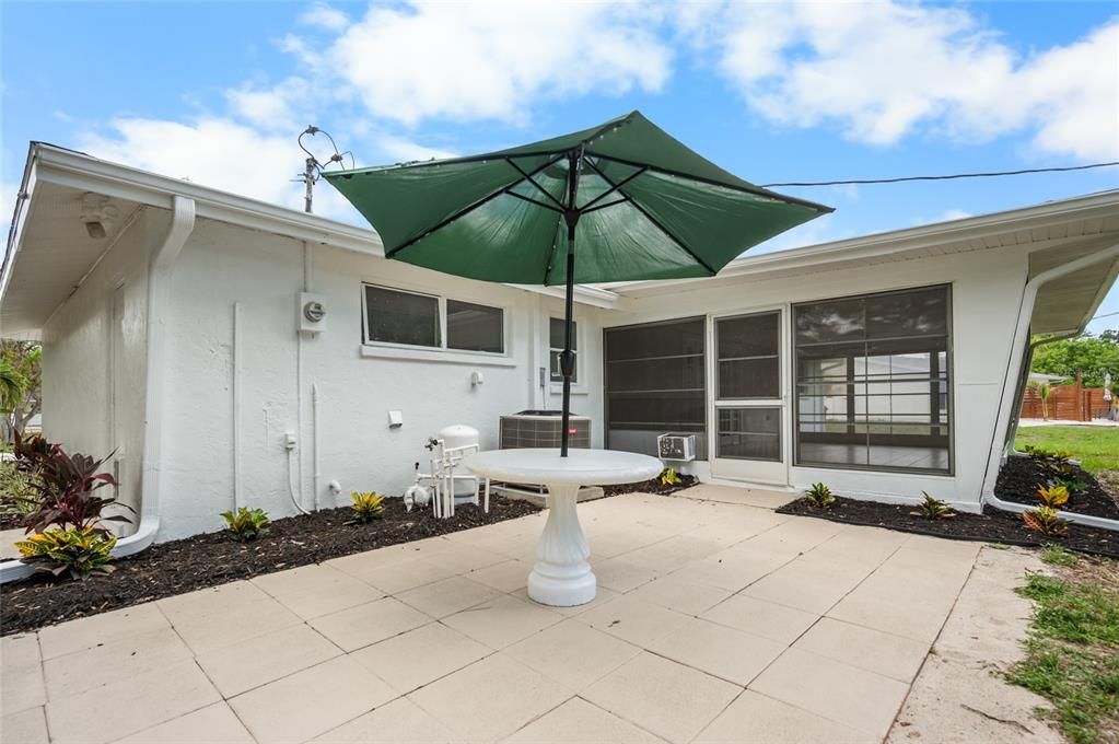 For Sale: $368,900 (2 beds, 2 baths, 1406 Square Feet)