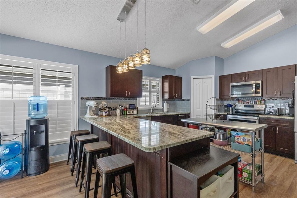 For Sale: $468,000 (3 beds, 2 baths, 1549 Square Feet)
