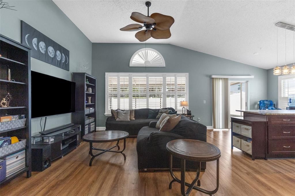 For Sale: $468,000 (3 beds, 2 baths, 1549 Square Feet)