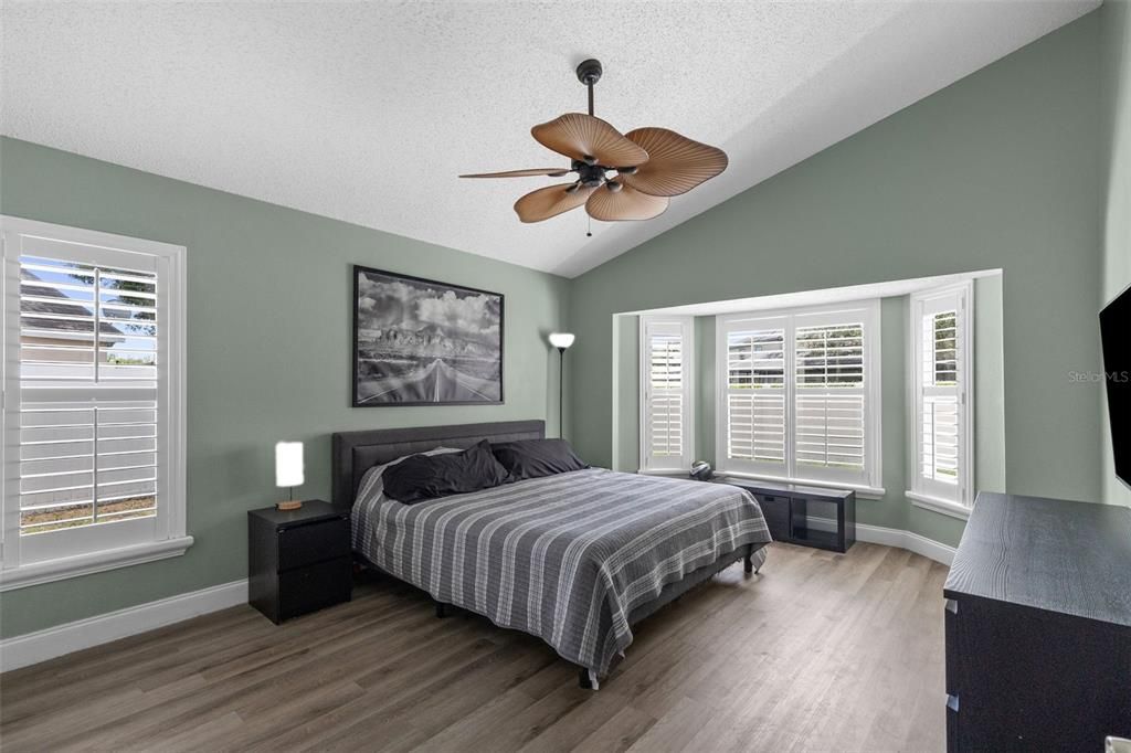 For Sale: $468,000 (3 beds, 2 baths, 1549 Square Feet)