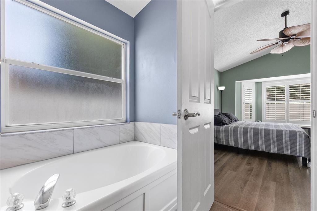 For Sale: $468,000 (3 beds, 2 baths, 1549 Square Feet)