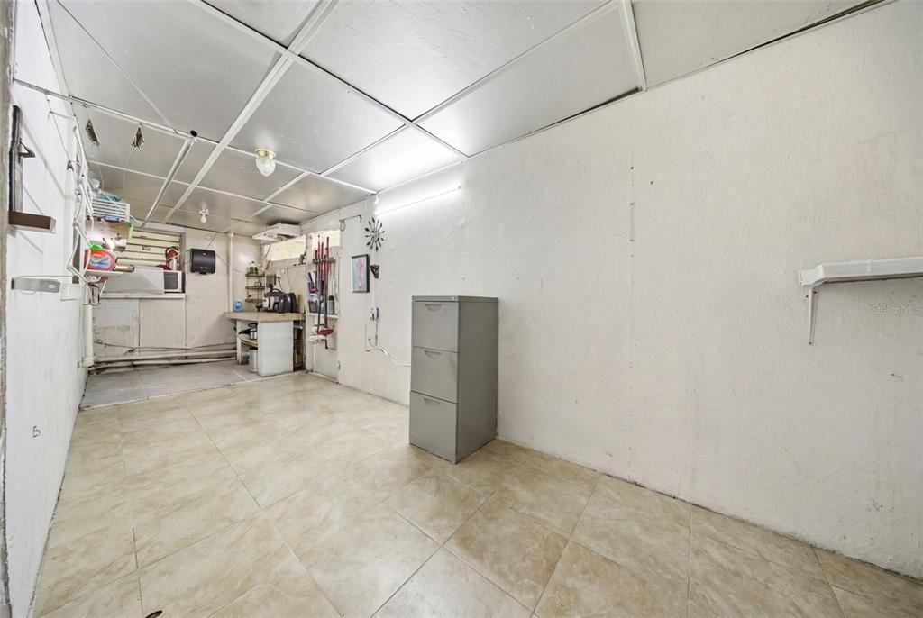 На продажу: $335,000 (7 спален, 6 ванн, 2585 Квадратных фут)