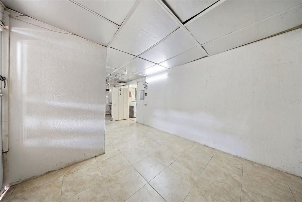 На продажу: $335,000 (7 спален, 6 ванн, 2585 Квадратных фут)