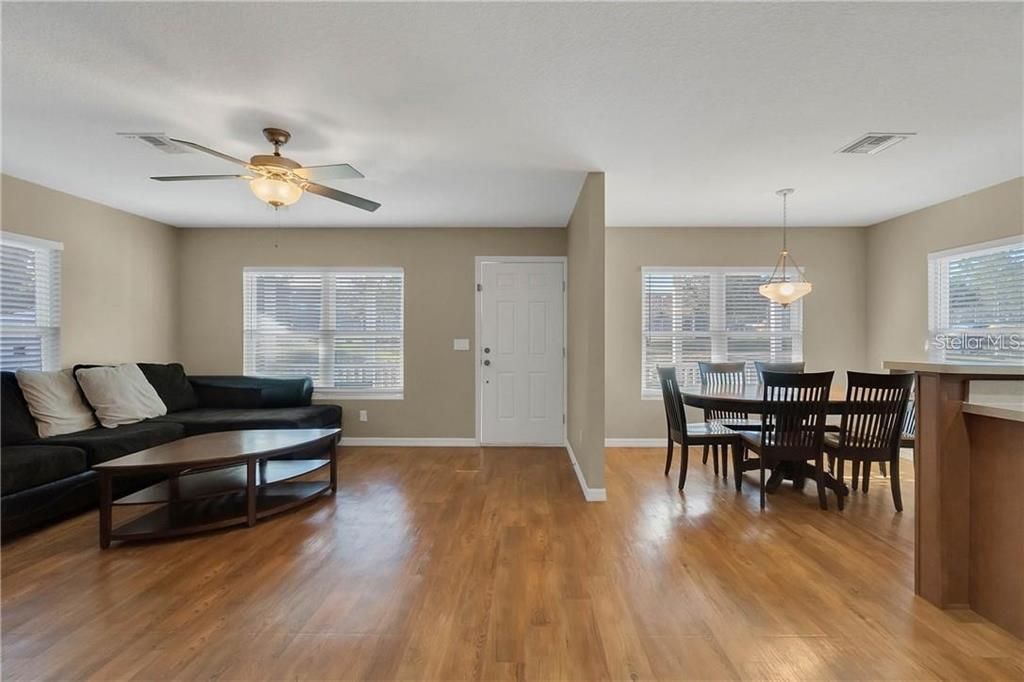 For Sale: $259,990 (3 beds, 2 baths, 1144 Square Feet)