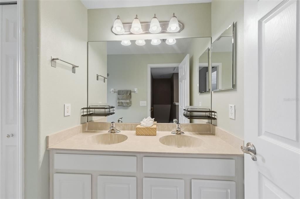For Sale: $379,900 (4 beds, 2 baths, 1863 Square Feet)