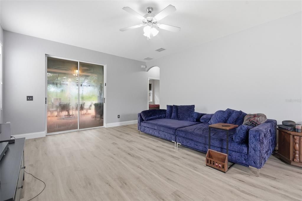 For Sale: $379,900 (4 beds, 2 baths, 1863 Square Feet)