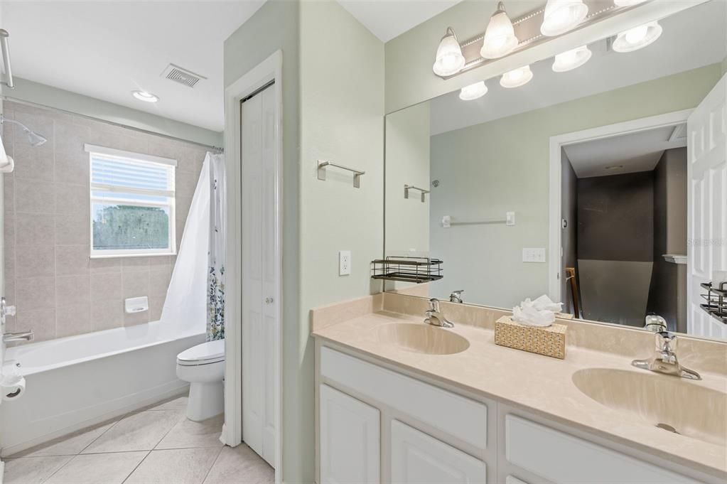 For Sale: $379,900 (4 beds, 2 baths, 1863 Square Feet)