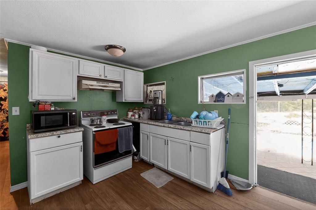 For Sale: $174,900 (3 beds, 2 baths, 1248 Square Feet)