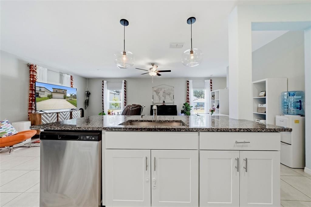 For Sale: $347,000 (4 beds, 2 baths, 1764 Square Feet)