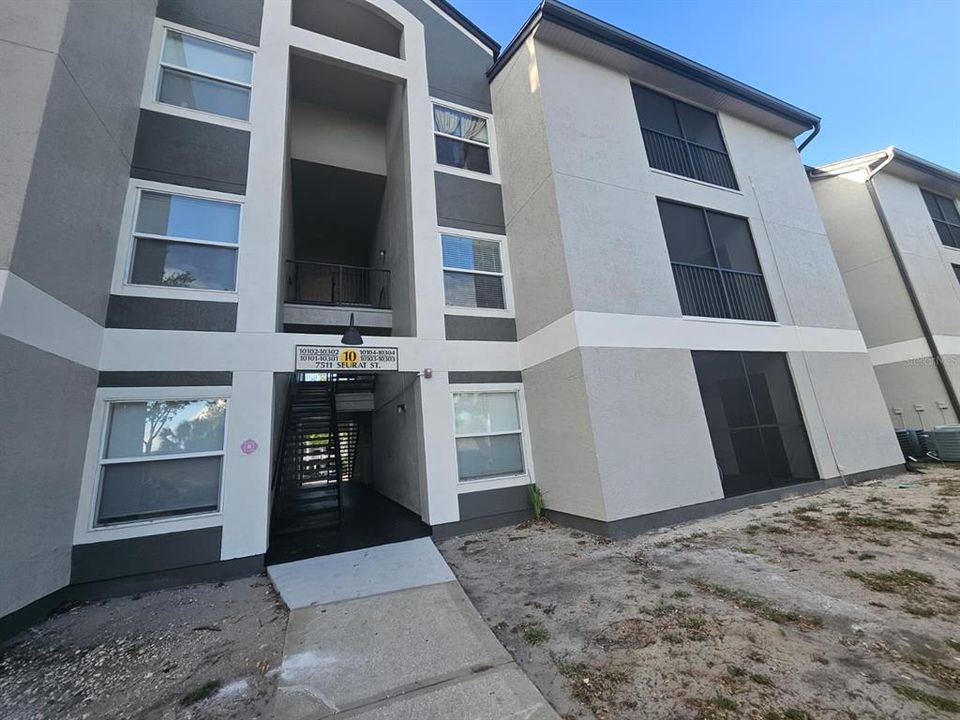For Sale: $255,900 (2 beds, 2 baths, 1003 Square Feet)