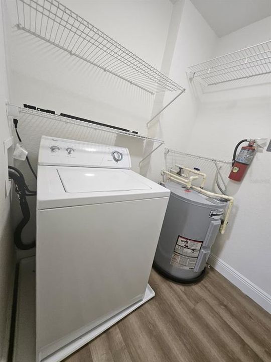 For Sale: $255,900 (2 beds, 2 baths, 1003 Square Feet)