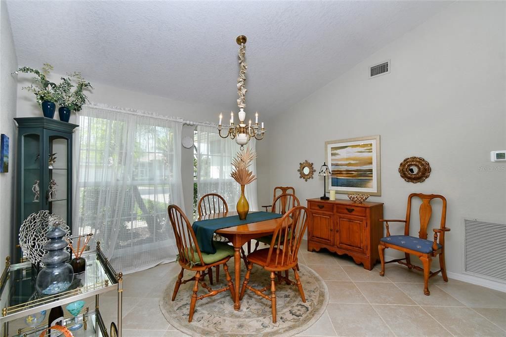 For Sale: $475,000 (3 beds, 2 baths, 2080 Square Feet)