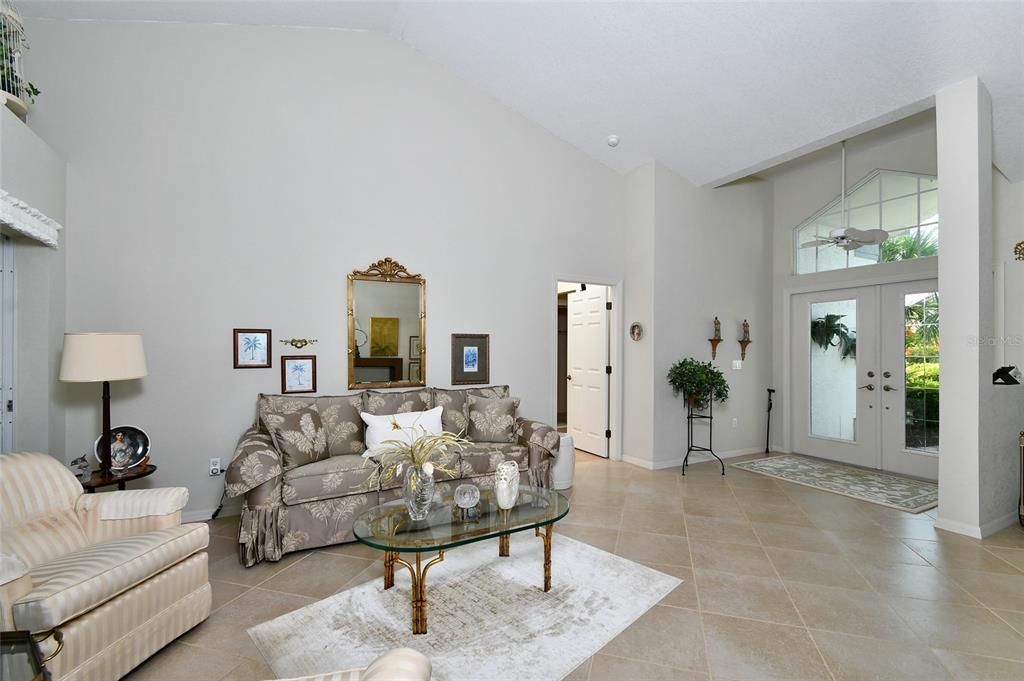 For Sale: $475,000 (3 beds, 2 baths, 2080 Square Feet)