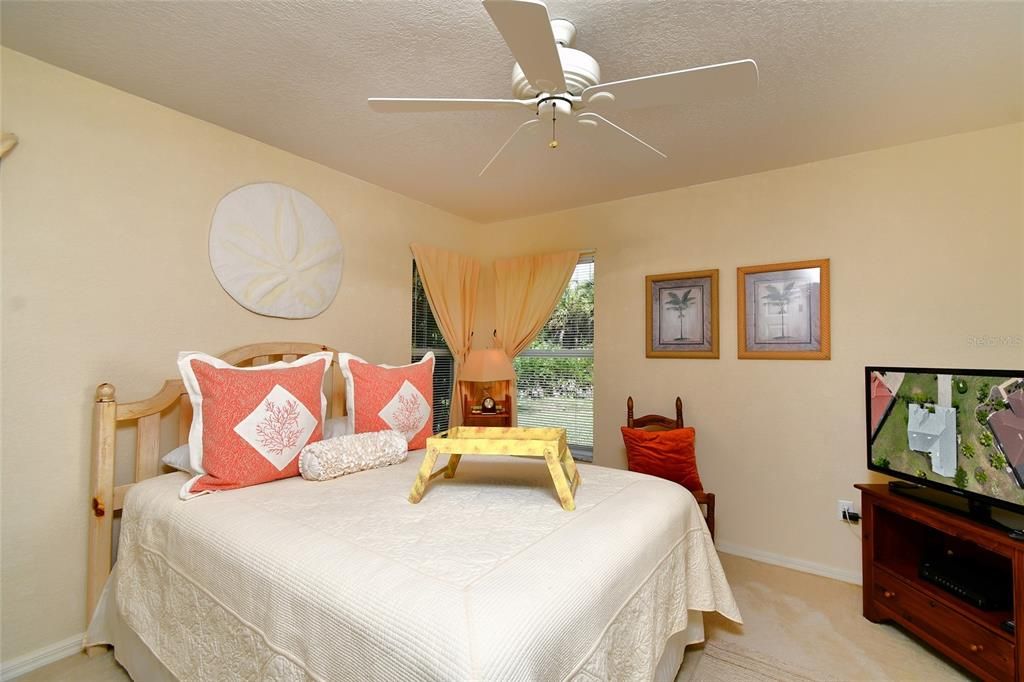 For Sale: $475,000 (3 beds, 2 baths, 2080 Square Feet)