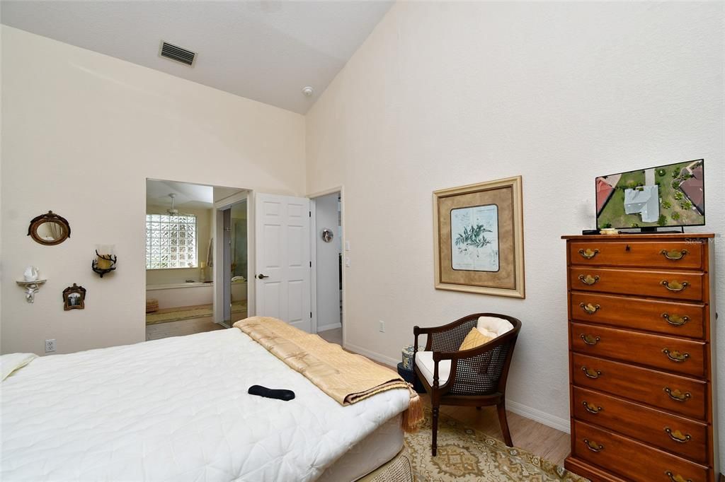 For Sale: $475,000 (3 beds, 2 baths, 2080 Square Feet)