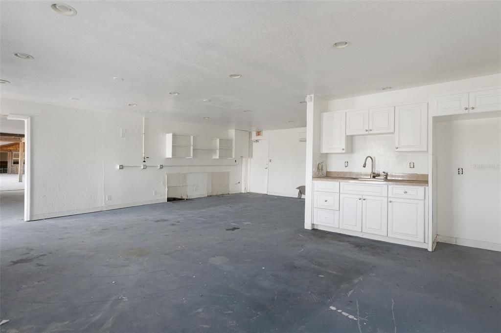 For Sale: $3,625,000 (0 beds, 0 baths, 6500 Square Feet)