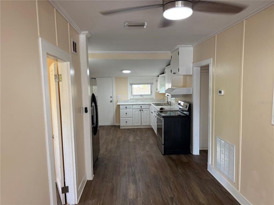 For Sale: $337,000 (2 beds, 1 baths, 1120 Square Feet)