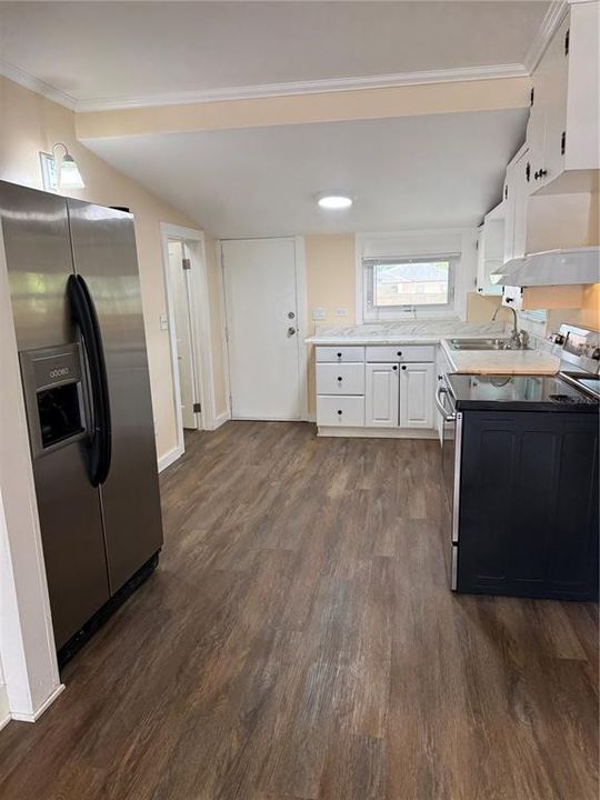 For Sale: $337,000 (2 beds, 1 baths, 1120 Square Feet)