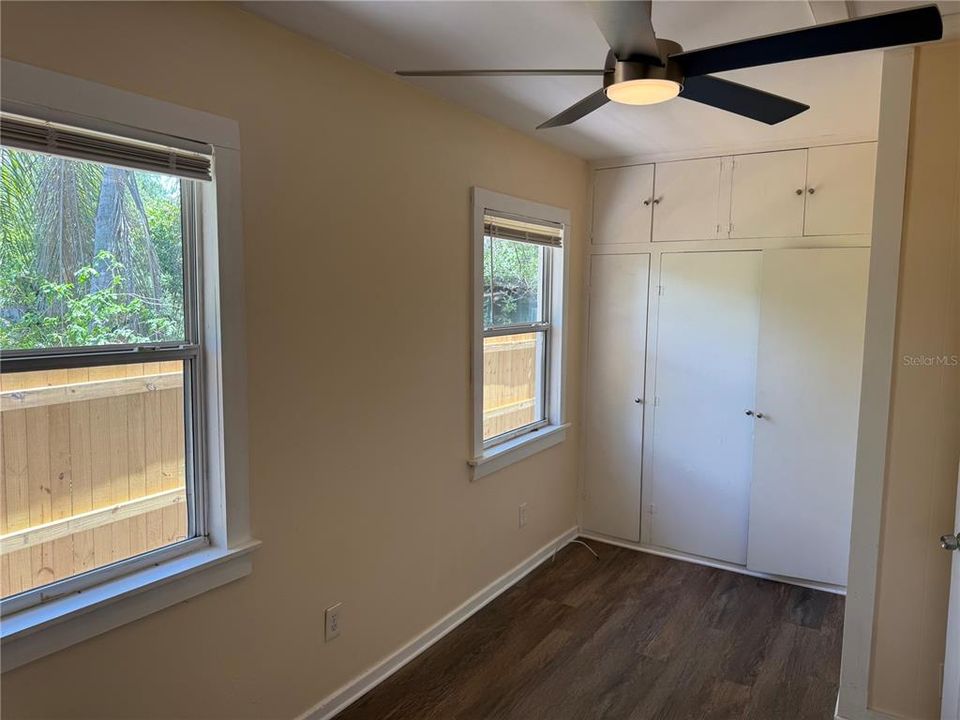 For Sale: $337,000 (2 beds, 1 baths, 1120 Square Feet)