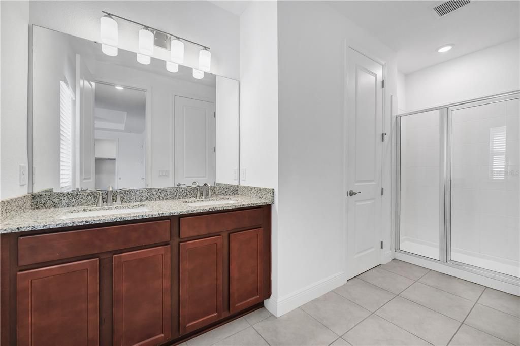 For Sale: $549,000 (3 beds, 2 baths, 1789 Square Feet)