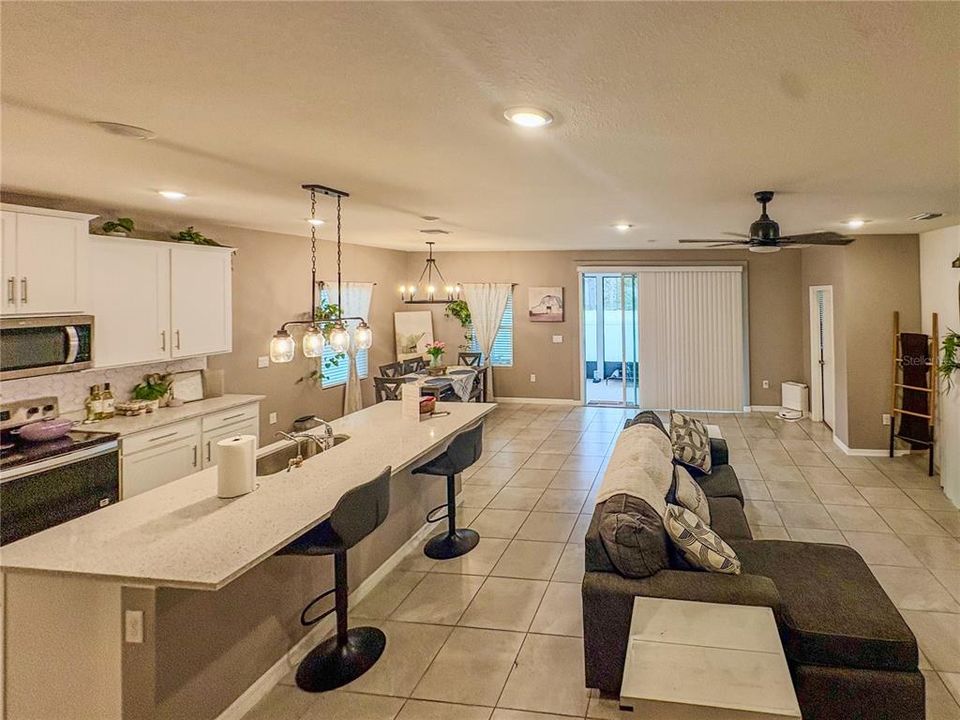 For Rent: $2,850 (4 beds, 2 baths, 1982 Square Feet)