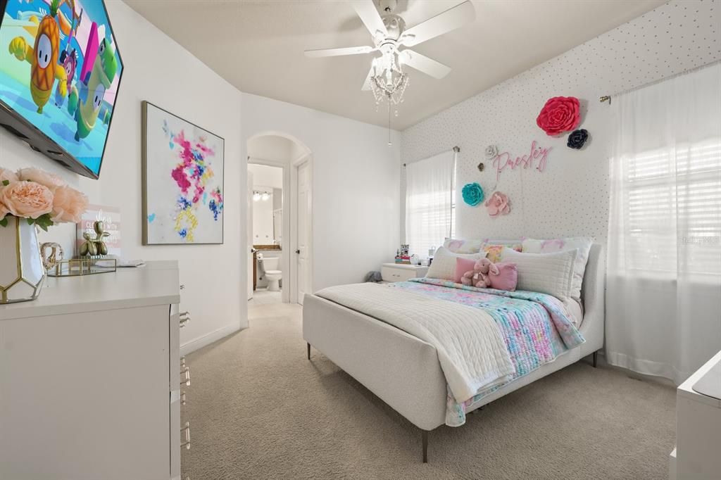 For Sale: $2,949,000 (5 beds, 4 baths, 4010 Square Feet)