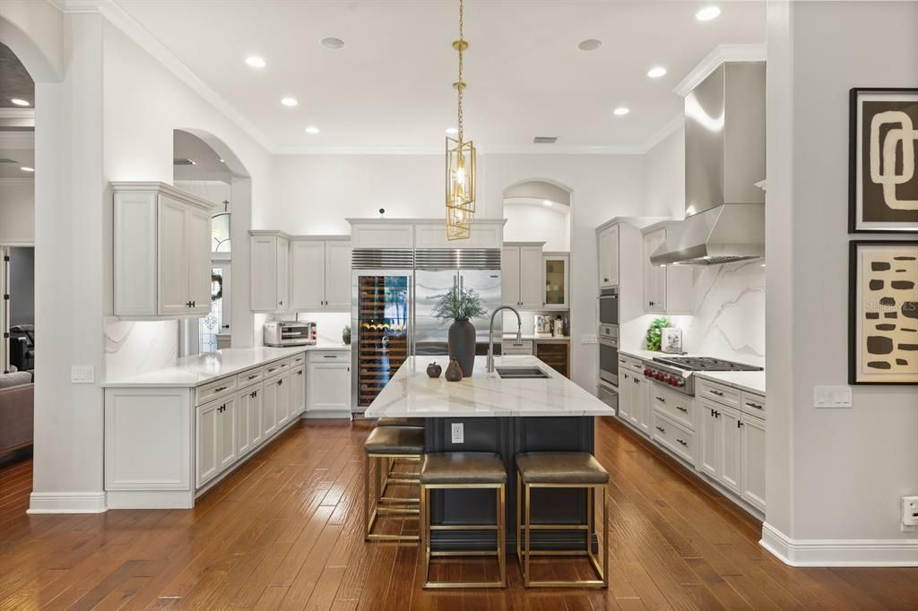 For Sale: $2,949,000 (5 beds, 4 baths, 4010 Square Feet)