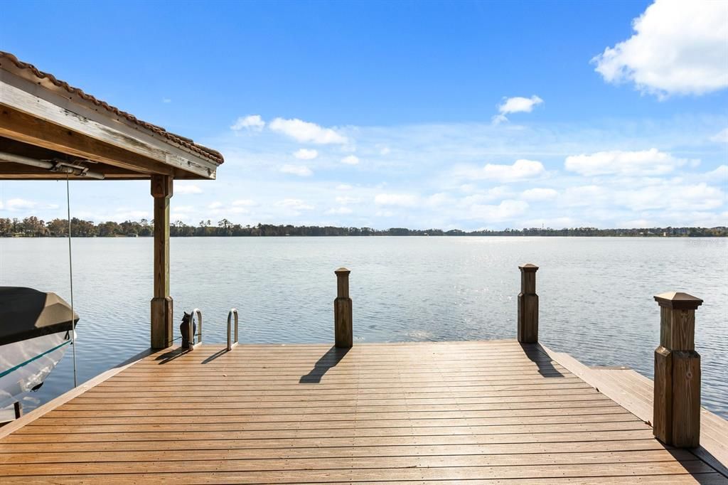 For Sale: $2,949,000 (5 beds, 4 baths, 4010 Square Feet)
