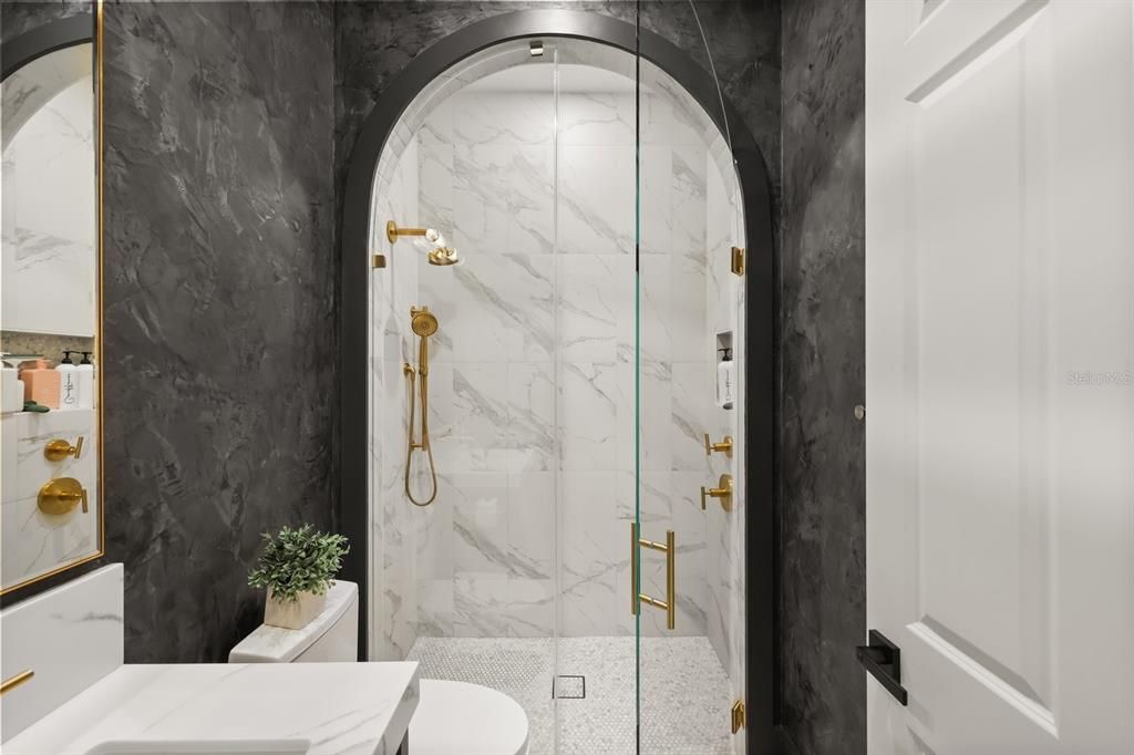 For Sale: $2,949,000 (5 beds, 4 baths, 4010 Square Feet)