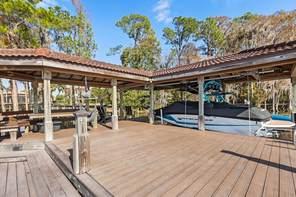For Sale: $2,949,000 (5 beds, 4 baths, 4010 Square Feet)