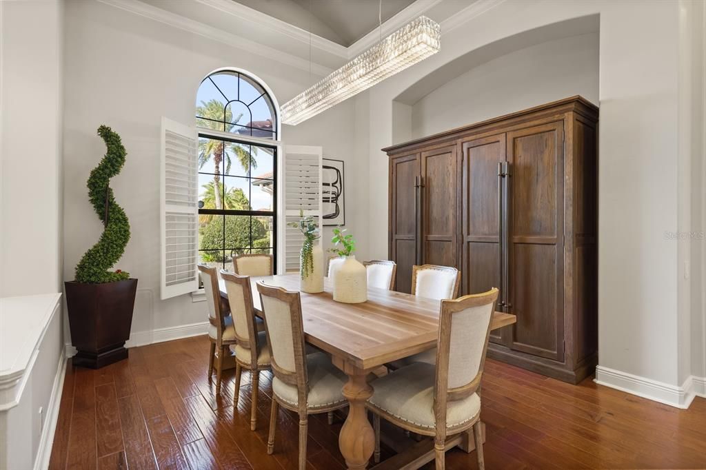 For Sale: $2,949,000 (5 beds, 4 baths, 4010 Square Feet)