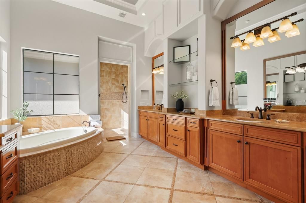 For Sale: $2,949,000 (5 beds, 4 baths, 4010 Square Feet)