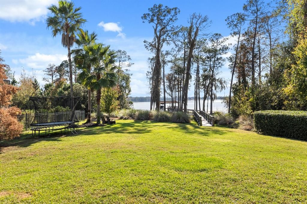For Sale: $2,949,000 (5 beds, 4 baths, 4010 Square Feet)