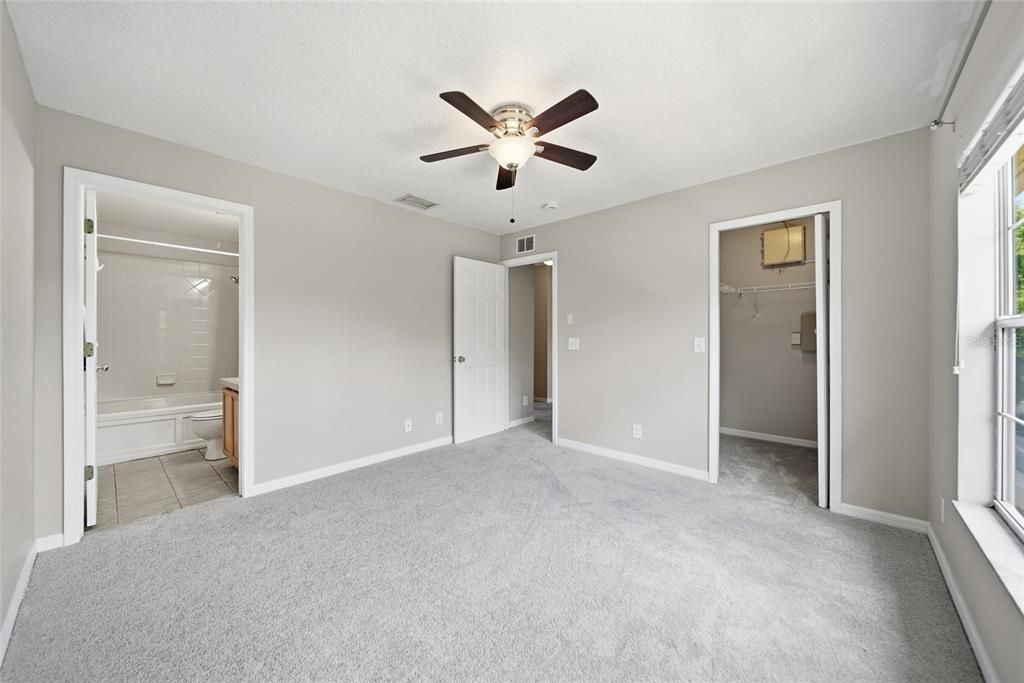 For Sale: $197,900 (3 beds, 2 baths, 1408 Square Feet)