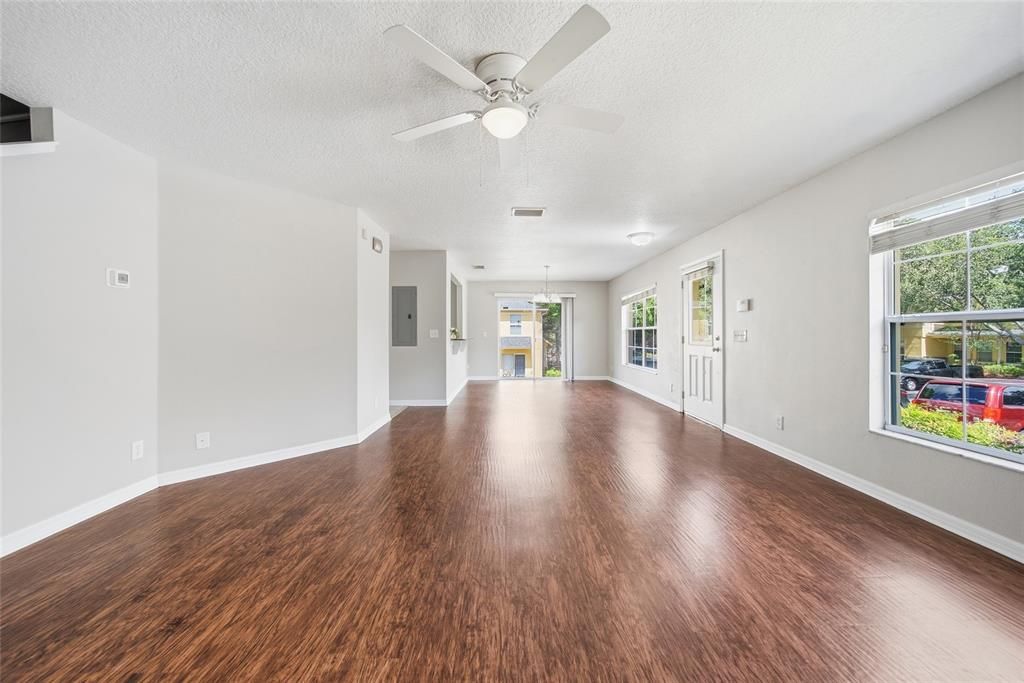 For Sale: $197,900 (3 beds, 2 baths, 1408 Square Feet)