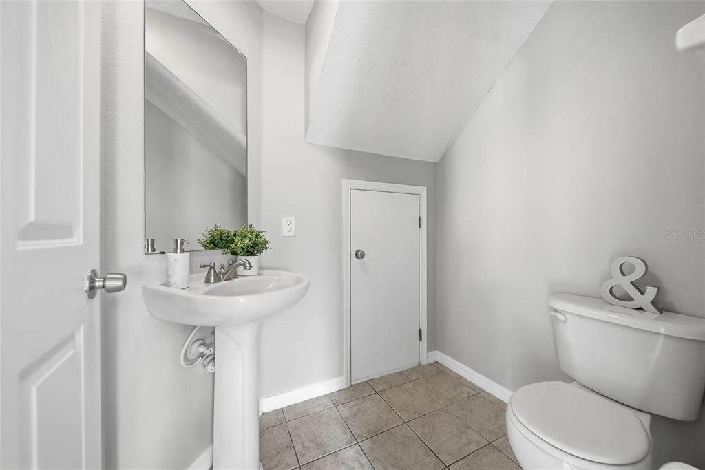For Sale: $197,900 (3 beds, 2 baths, 1408 Square Feet)