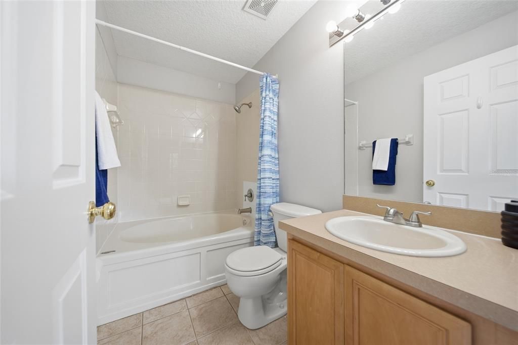 For Sale: $197,900 (3 beds, 2 baths, 1408 Square Feet)