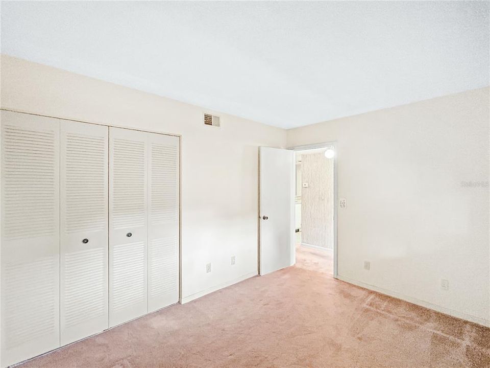 For Sale: $149,900 (2 beds, 2 baths, 1105 Square Feet)