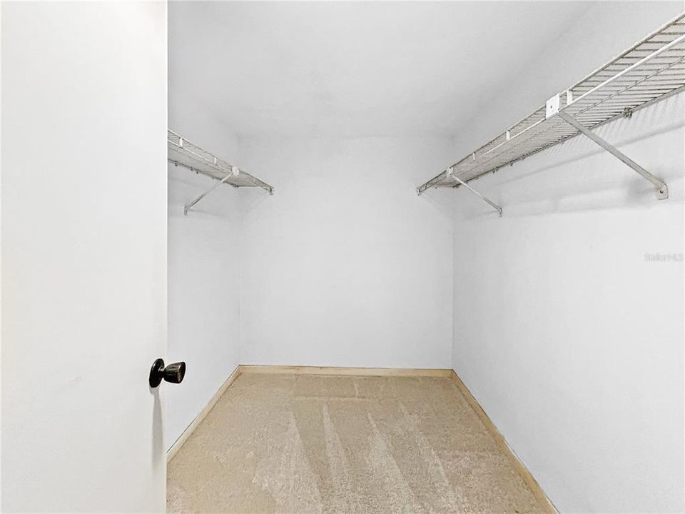 For Sale: $149,900 (2 beds, 2 baths, 1105 Square Feet)