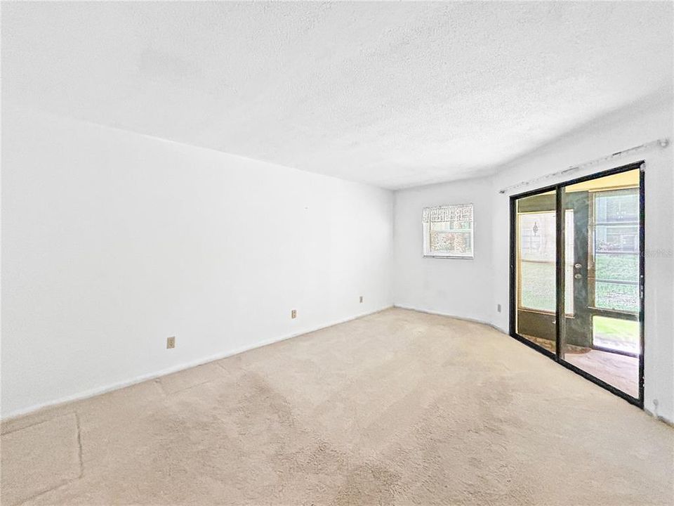 For Sale: $149,900 (2 beds, 2 baths, 1105 Square Feet)
