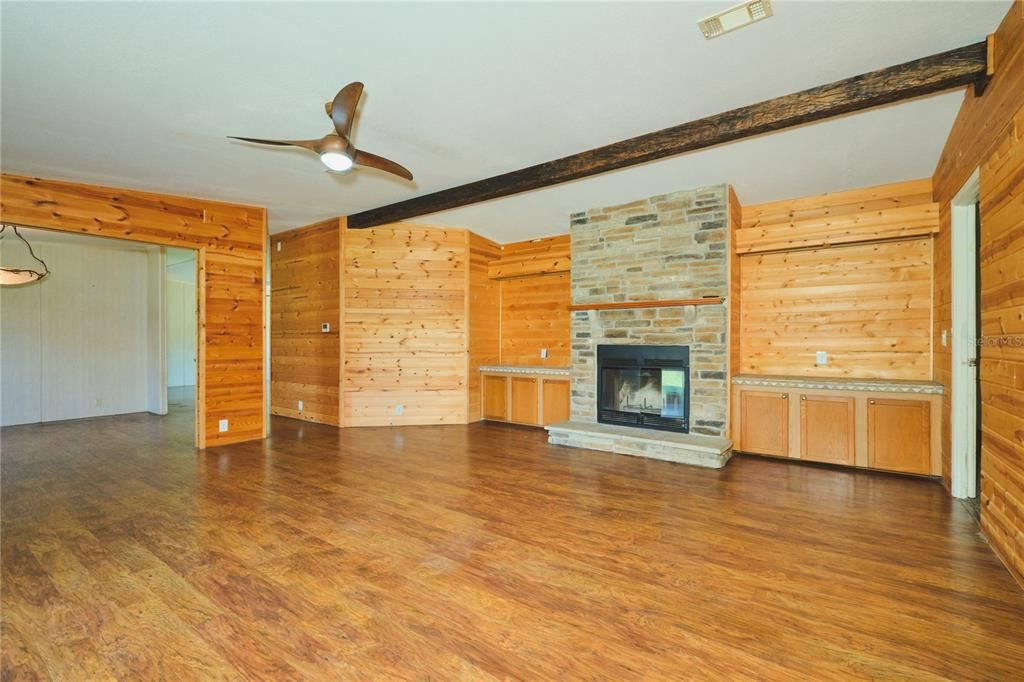 For Sale: $269,000 (4 beds, 2 baths, 2337 Square Feet)