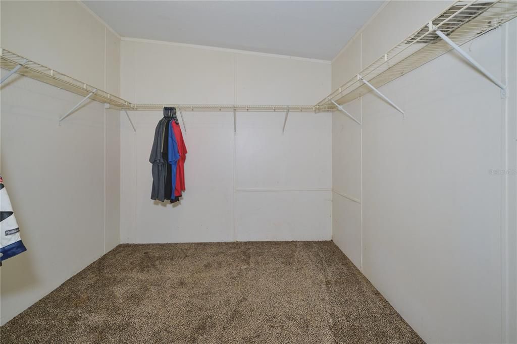 For Sale: $269,000 (4 beds, 2 baths, 2337 Square Feet)